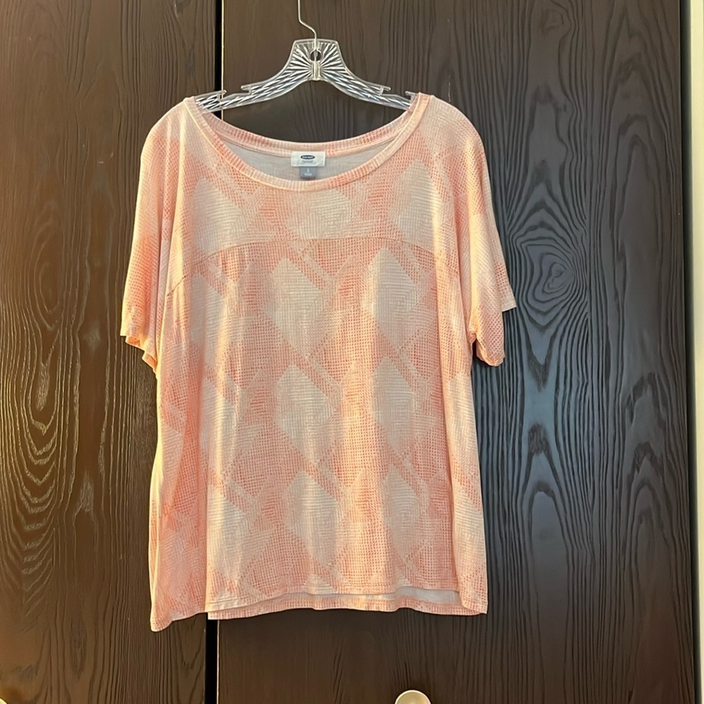 Old Navy orange, peach and white patterned. Short sleeved top. Size Large.